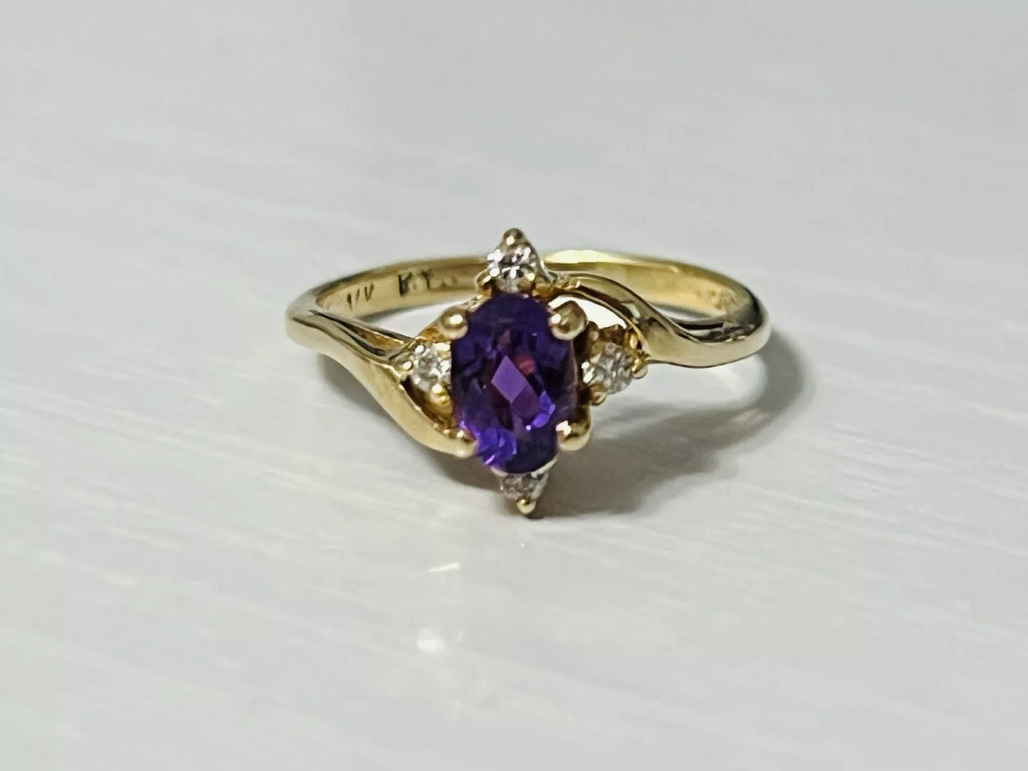 14k Yellow Gold Amethyst & Diamond Ring