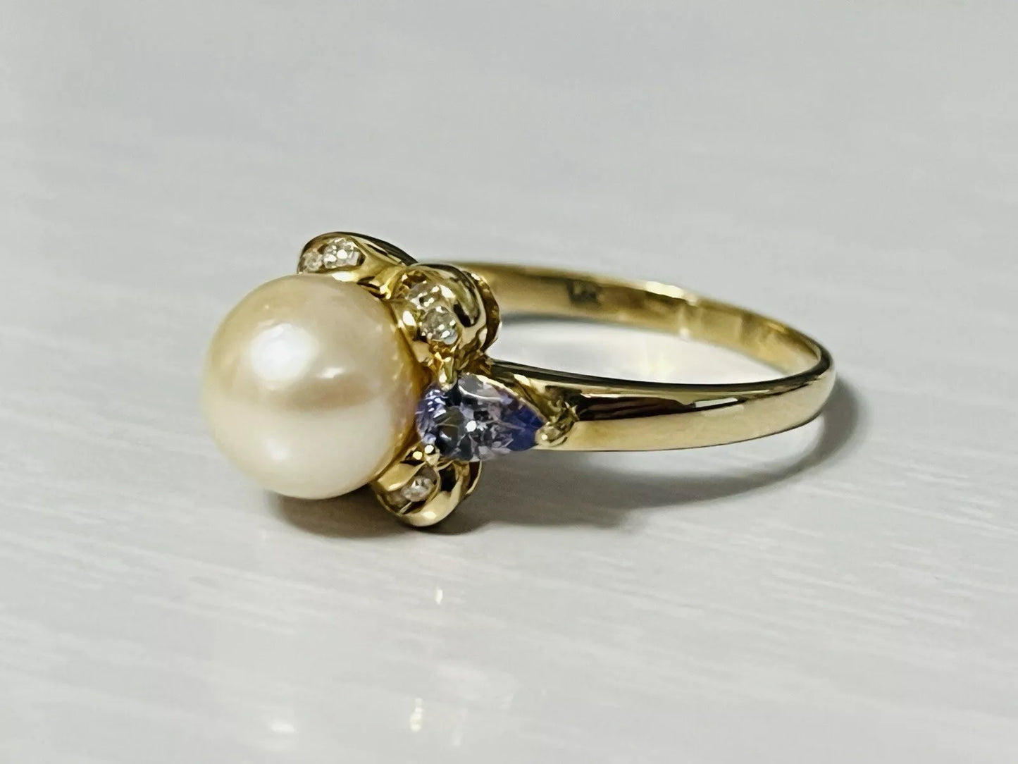 14k Yellow Gold Pearl & Tanzanite Flower Ring